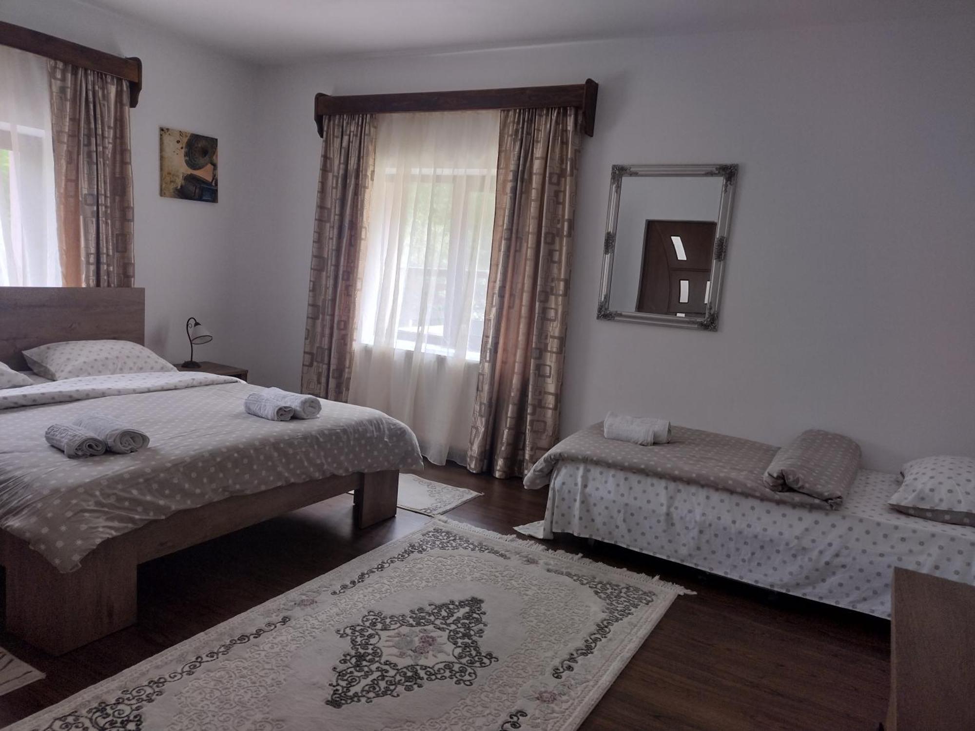 Casa Radu Daire Novaci-Străini Oda fotoğraf
